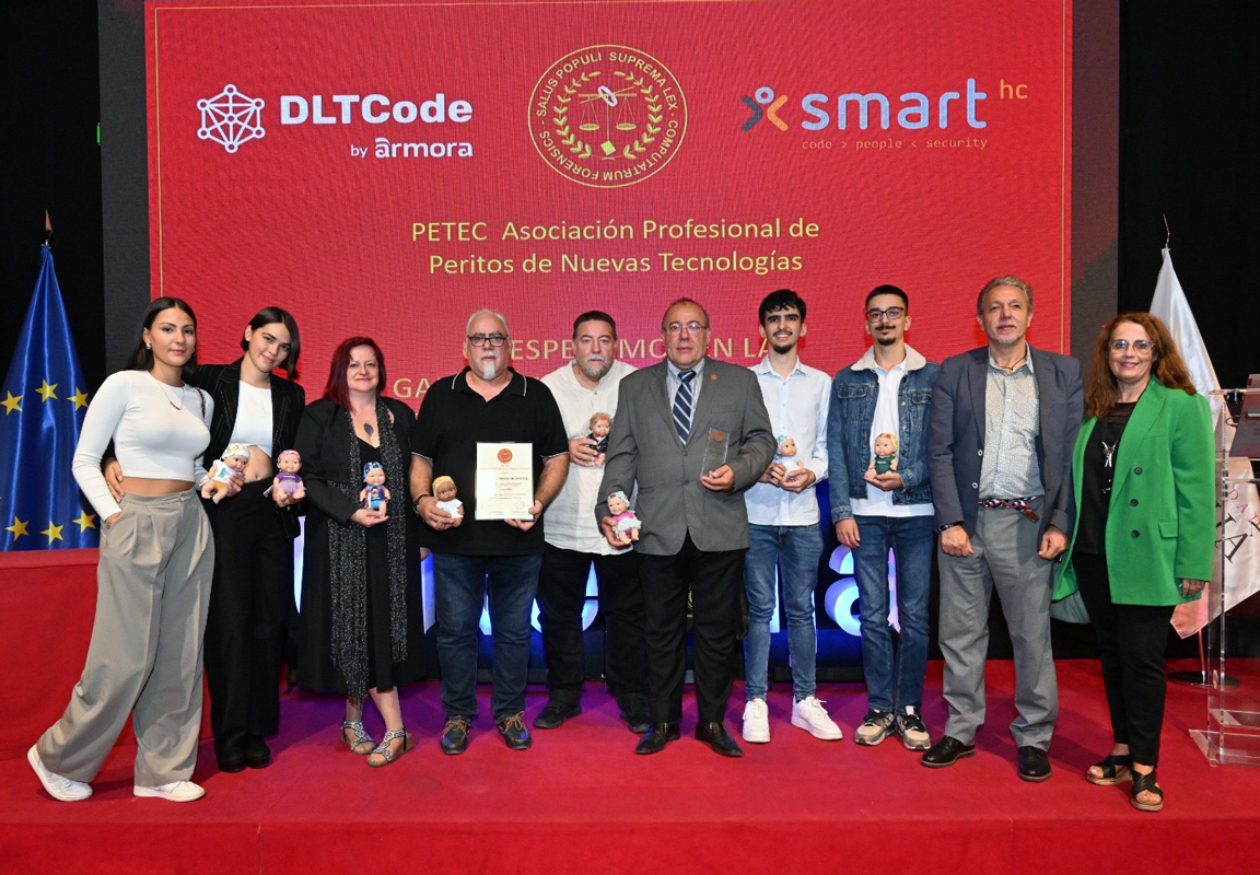 Equipo de Vortex Dimensión Digital, galardonado con el Premio Valores Ángel Pablo Avilés (Angelucho) de los Premios PETEC 2025